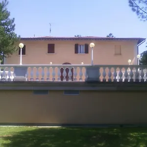 https://villa-montrona-rr.emilia-romagnahotels.net